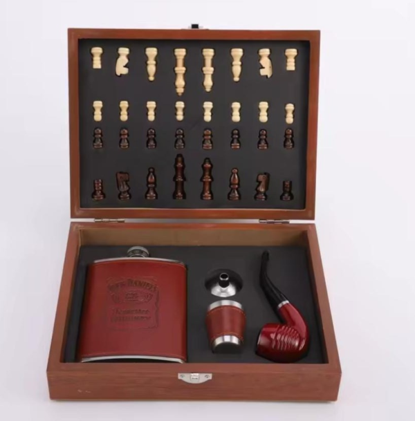 KIT DE AJEDREZ PORTA WISKY Y PIPA - Imagen 3